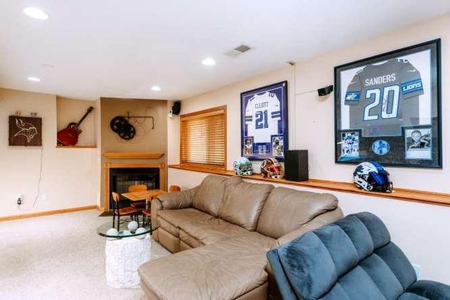 10014 Pin Oak Court N, Brooklyn Park, MN 55443