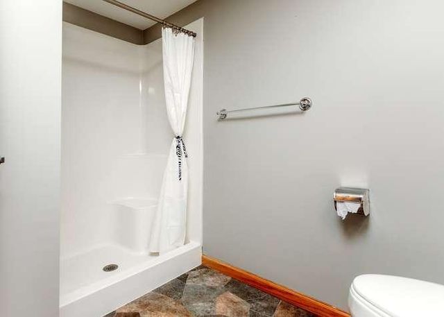 10014 Pin Oak Court N, Brooklyn Park, MN 55443