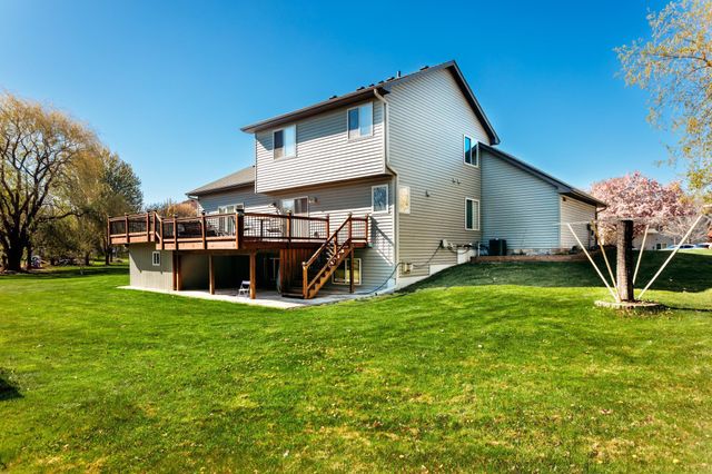 10014 Pin Oak Court N, Brooklyn Park, MN 55443