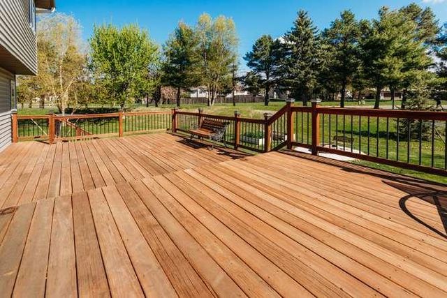 10014 Pin Oak Court N, Brooklyn Park, MN 55443