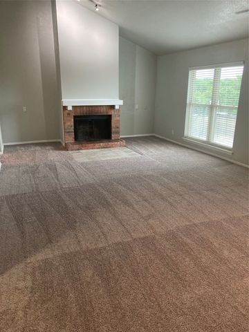 752 Haven Lane, Fort Worth, TX 76112