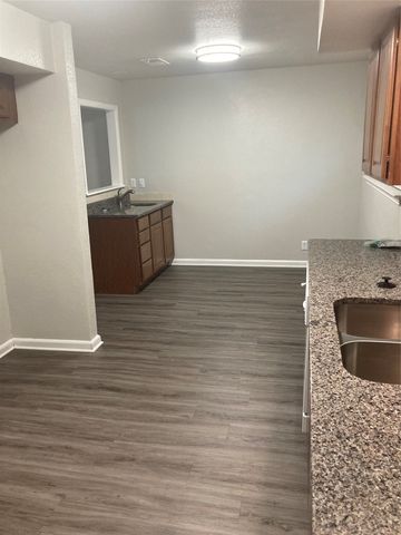 752 Haven Lane, Fort Worth, TX 76112