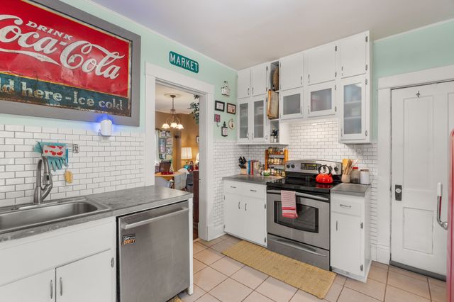 215 S Maple Avenue, Ames, IA 50010