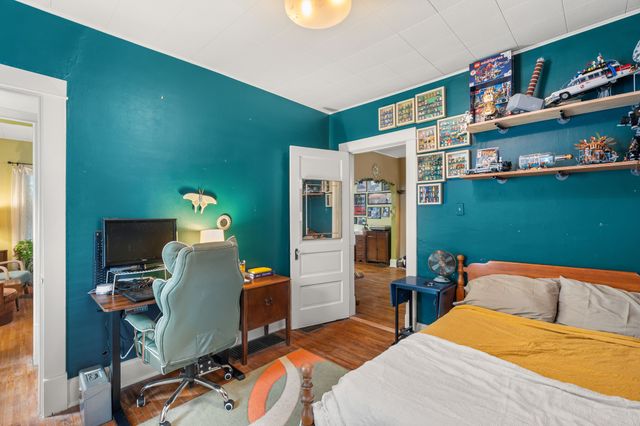 215 S Maple Avenue, Ames, IA 50010