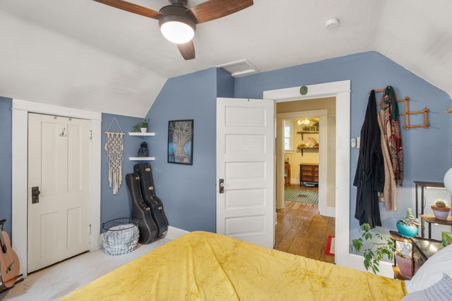 215 S Maple Avenue, Ames, IA 50010