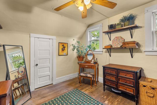 215 S Maple Avenue, Ames, IA 50010