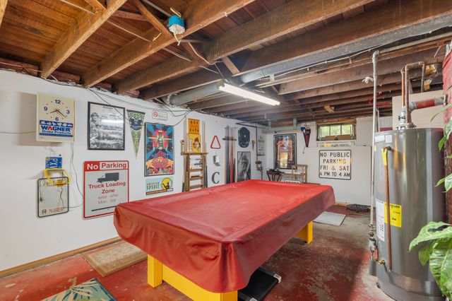 215 S Maple Avenue, Ames, IA 50010