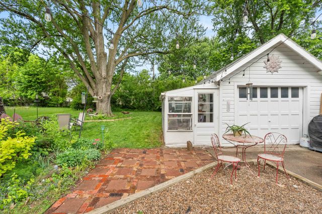 215 S Maple Avenue, Ames, IA 50010