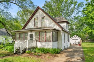 215 S Maple Avenue, Ames, IA 50010