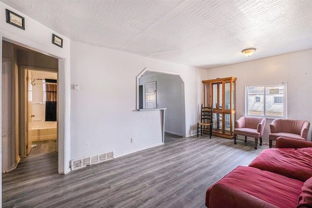 933 E Foss Avenue, Flint, MI 48505