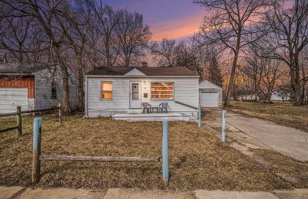 933 E Foss Avenue, Flint, MI 48505
