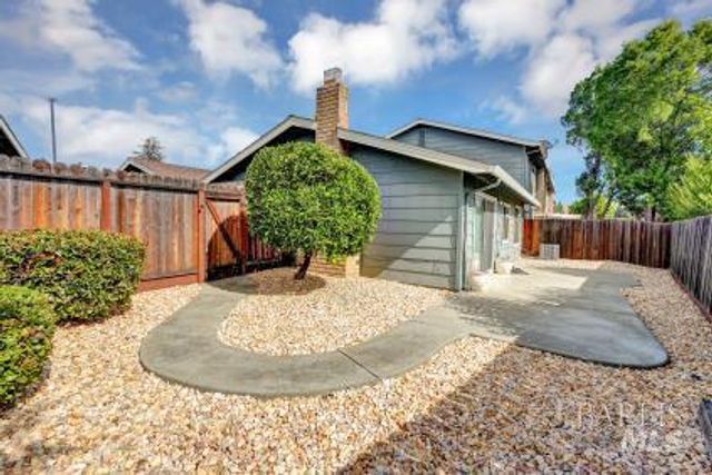 2825 Sundown Cir, Fairfield, CA 94533