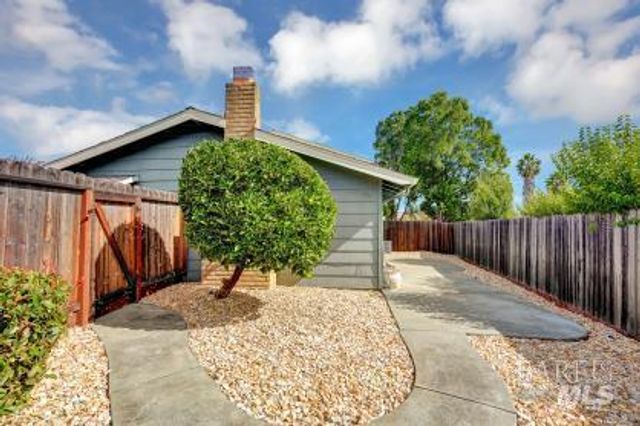 2825 Sundown Cir, Fairfield, CA 94533