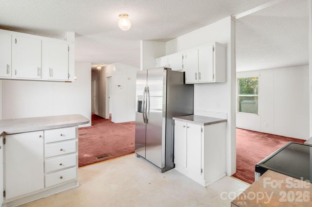 505 Crescent Way, Horse Shoe, NC 28742
