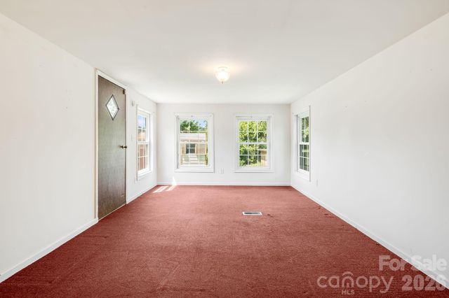 505 Crescent Way, Horse Shoe, NC 28742