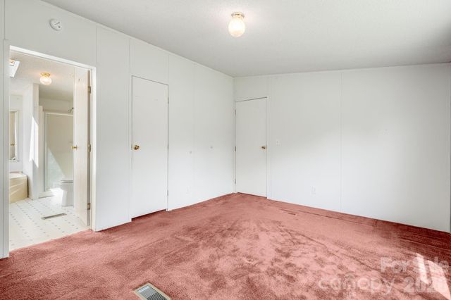505 Crescent Way, Horse Shoe, NC 28742