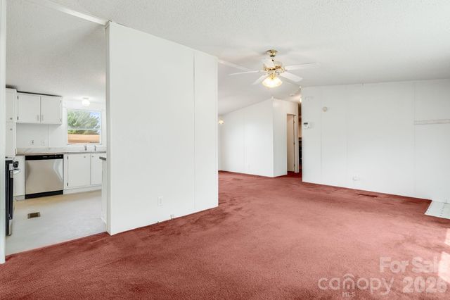 505 Crescent Way, Horse Shoe, NC 28742