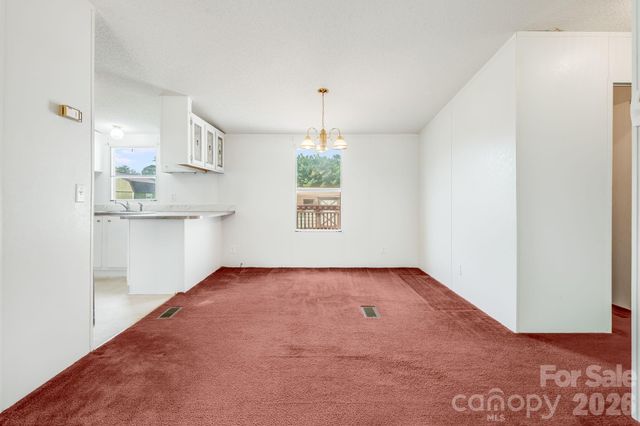 505 Crescent Way, Horse Shoe, NC 28742