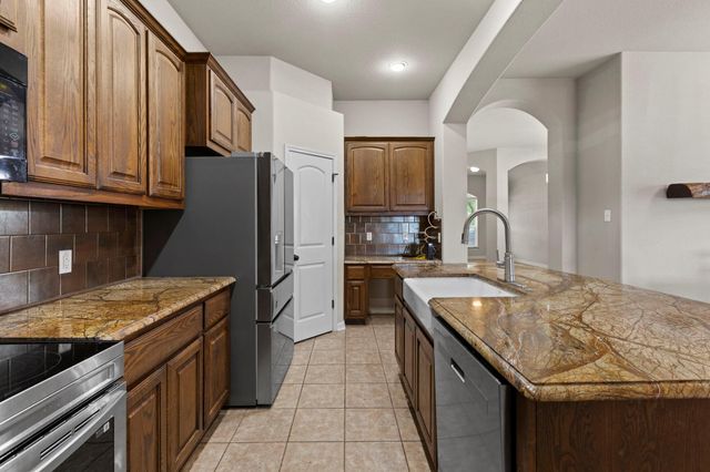 317 Cockrill ST, Hutto, TX 78634