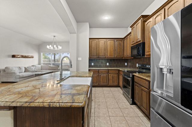 317 Cockrill ST, Hutto, TX 78634