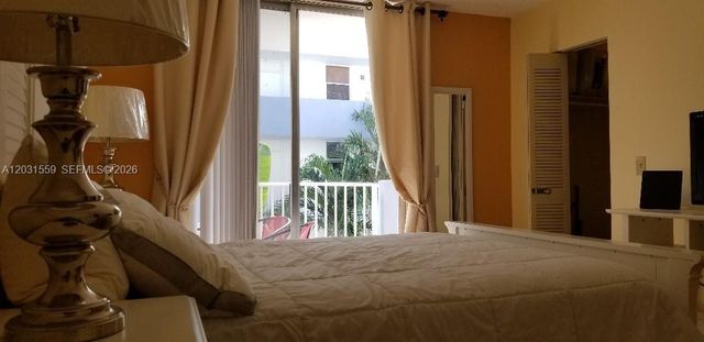 1801 S Treasure Dr 302, North Bay Village, FL 33141