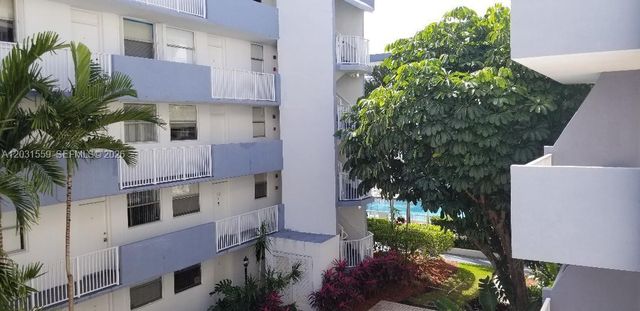 1801 S Treasure Dr 302, North Bay Village, FL 33141