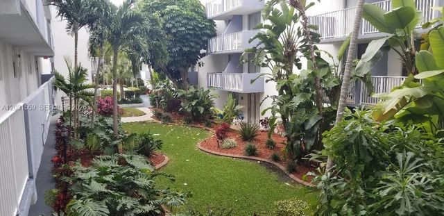 1801 S Treasure Dr 302, North Bay Village, FL 33141