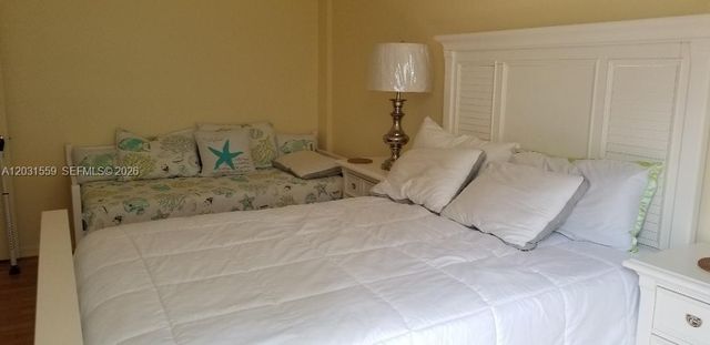 1801 S Treasure Dr 302, North Bay Village, FL 33141