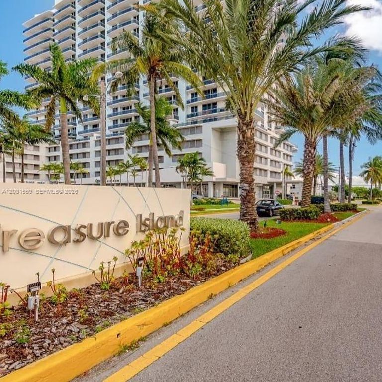 1801 S Treasure Dr 302, North Bay Village, FL 33141