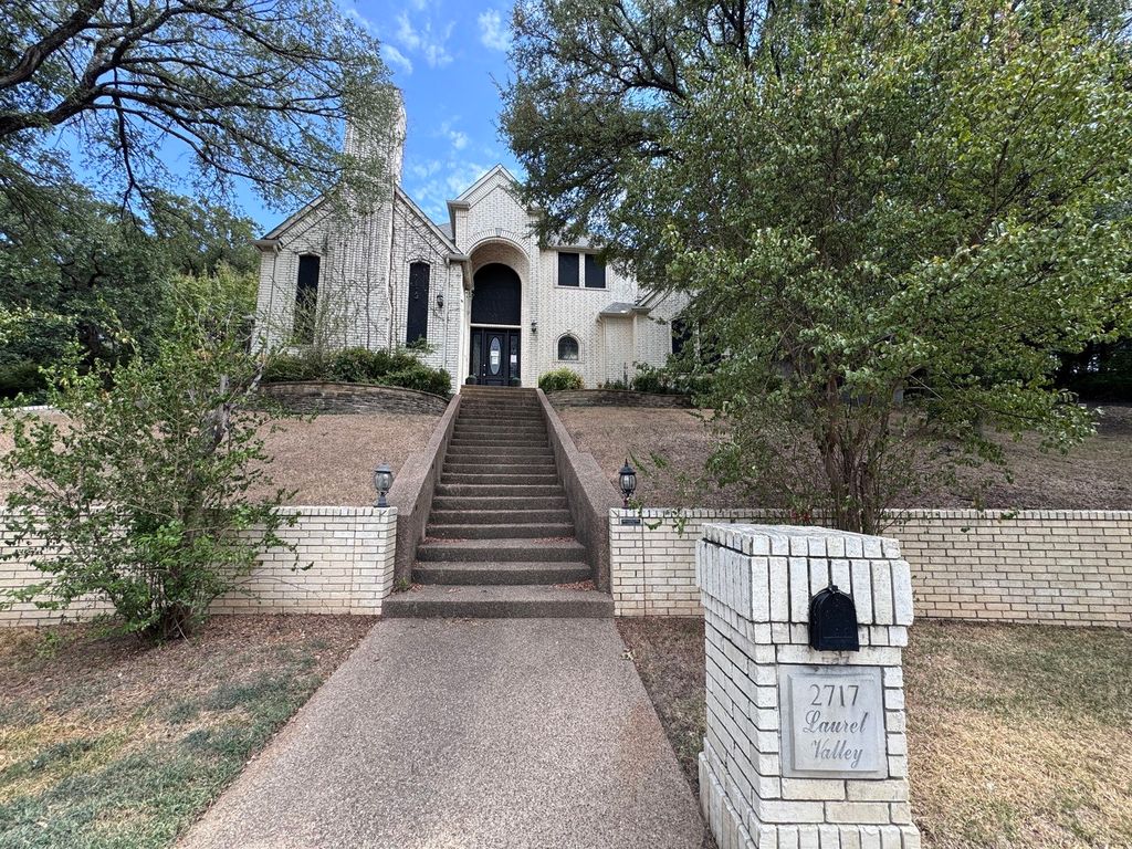 2717 Laurel Valley Lane, Arlington, TX 76006 — exterior