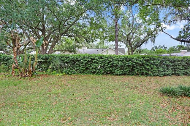 6214 FARTHING STREET, Tampa, FL 33647