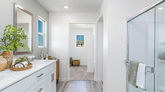 525 Foxtail Ct, Roseville, CA 95747