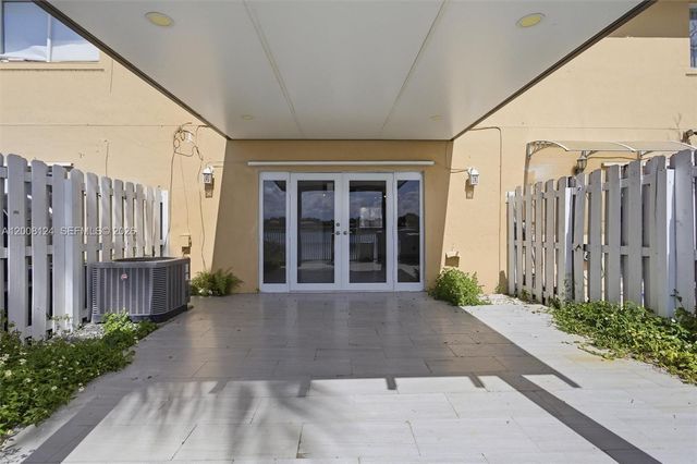 17530 SW 139th Ct, Miami, FL 33177