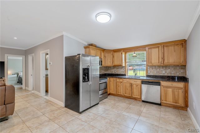 32 34th Street, Constantia, NY 13044