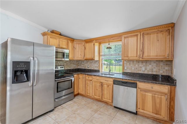 32 34th Street, Constantia, NY 13044