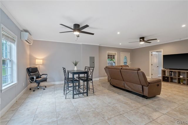 32 34th Street, Constantia, NY 13044