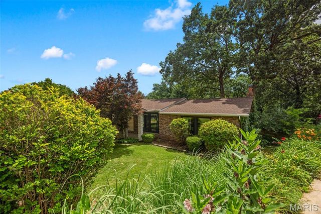 2034 Raintree Drive, Imperial, MO 63052