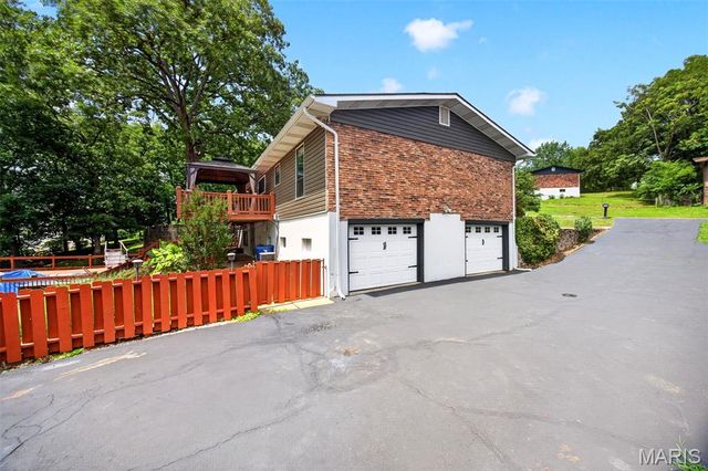 2034 Raintree Drive, Imperial, MO 63052