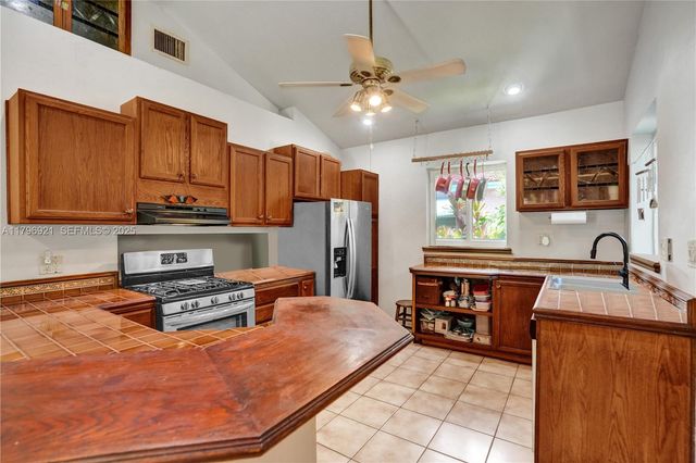 326 S 14th Avenue, Hollywood, FL 33020