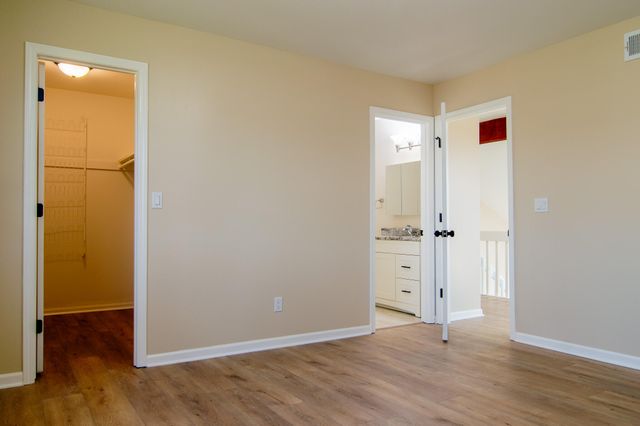 1900 Loganberry Lane, Crown Point, IN 46307