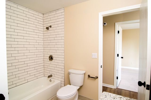 1900 Loganberry Lane, Crown Point, IN 46307