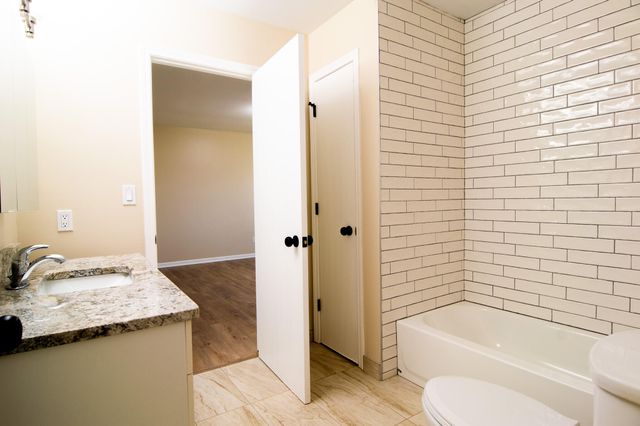 1900 Loganberry Lane, Crown Point, IN 46307