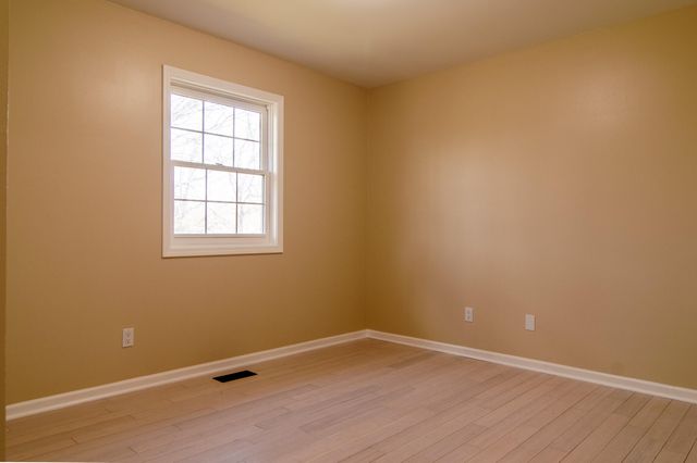 1900 Loganberry Lane, Crown Point, IN 46307