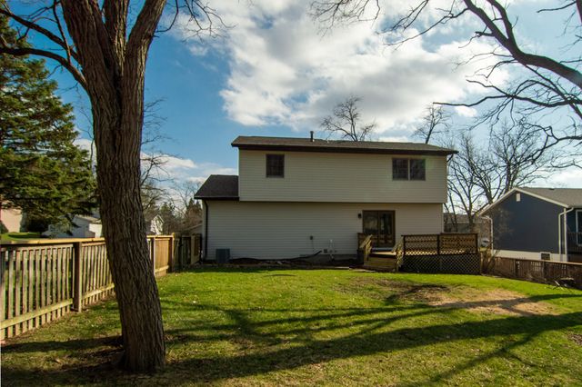 1900 Loganberry Lane, Crown Point, IN 46307