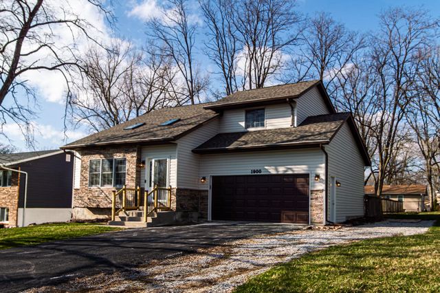 1900 Loganberry Lane, Crown Point, IN 46307