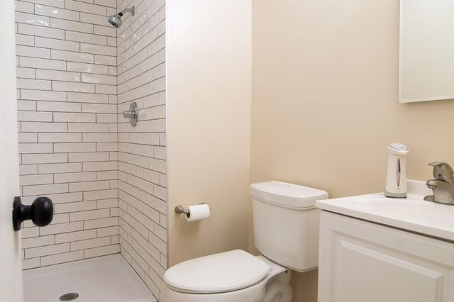 1900 Loganberry Lane, Crown Point, IN 46307