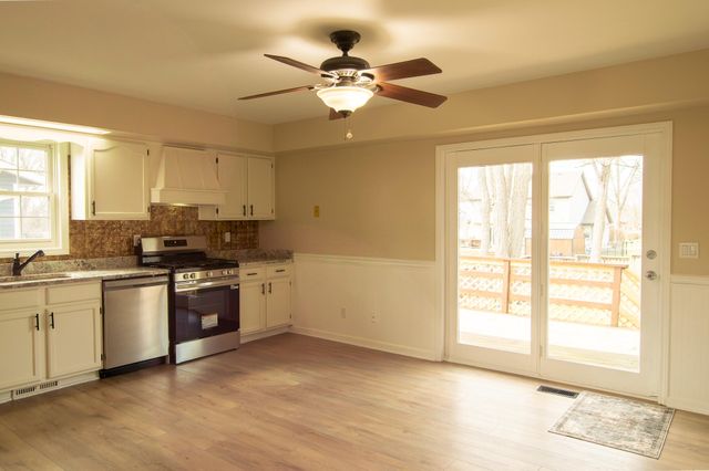 1900 Loganberry Lane, Crown Point, IN 46307