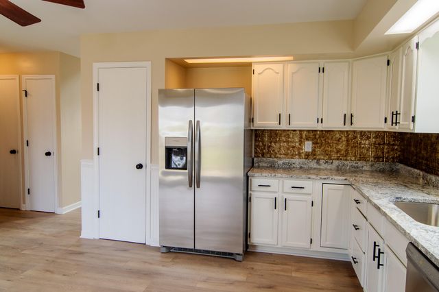 1900 Loganberry Lane, Crown Point, IN 46307