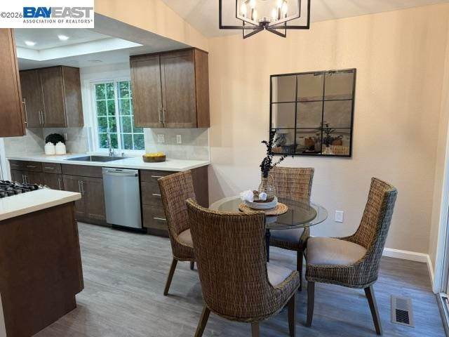 498 Freitas Rd, Danville, CA 94526