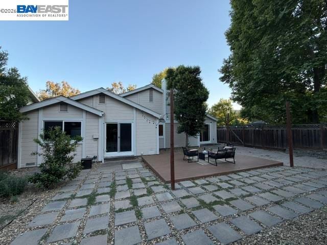 498 Freitas Rd, Danville, CA 94526